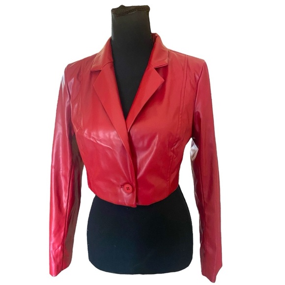 Cropped Red Faux Leather Red Women's Jacket Size Small 1 Button Lightweight NWT - Picture 3 of 9